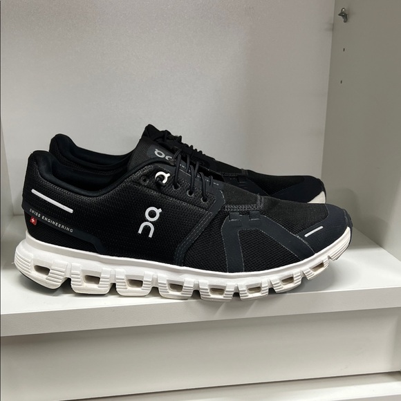 On Running Shoes - 🔥🔥 On Running Black and White Athletic Shoes